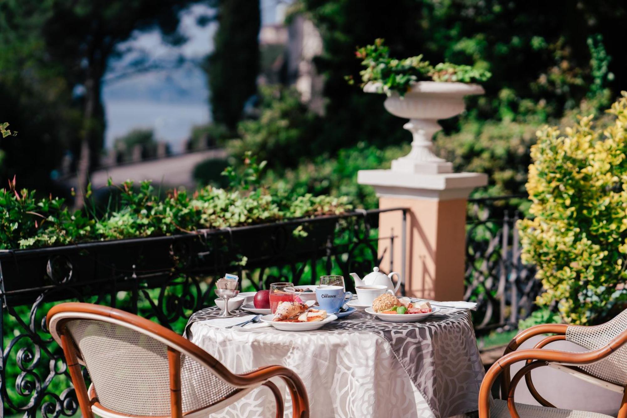 Hotel Bellevue Gardone Riviera Εξωτερικό φωτογραφία